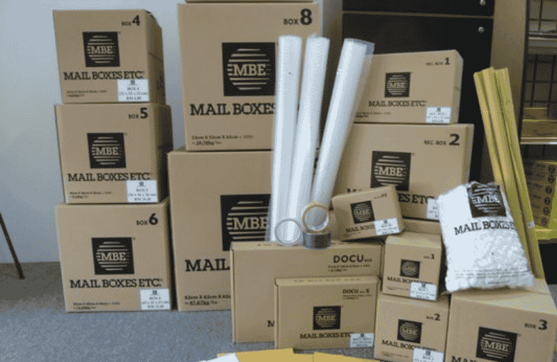 Service d’emballage professionnel pour l’envoi de colis avec MBE